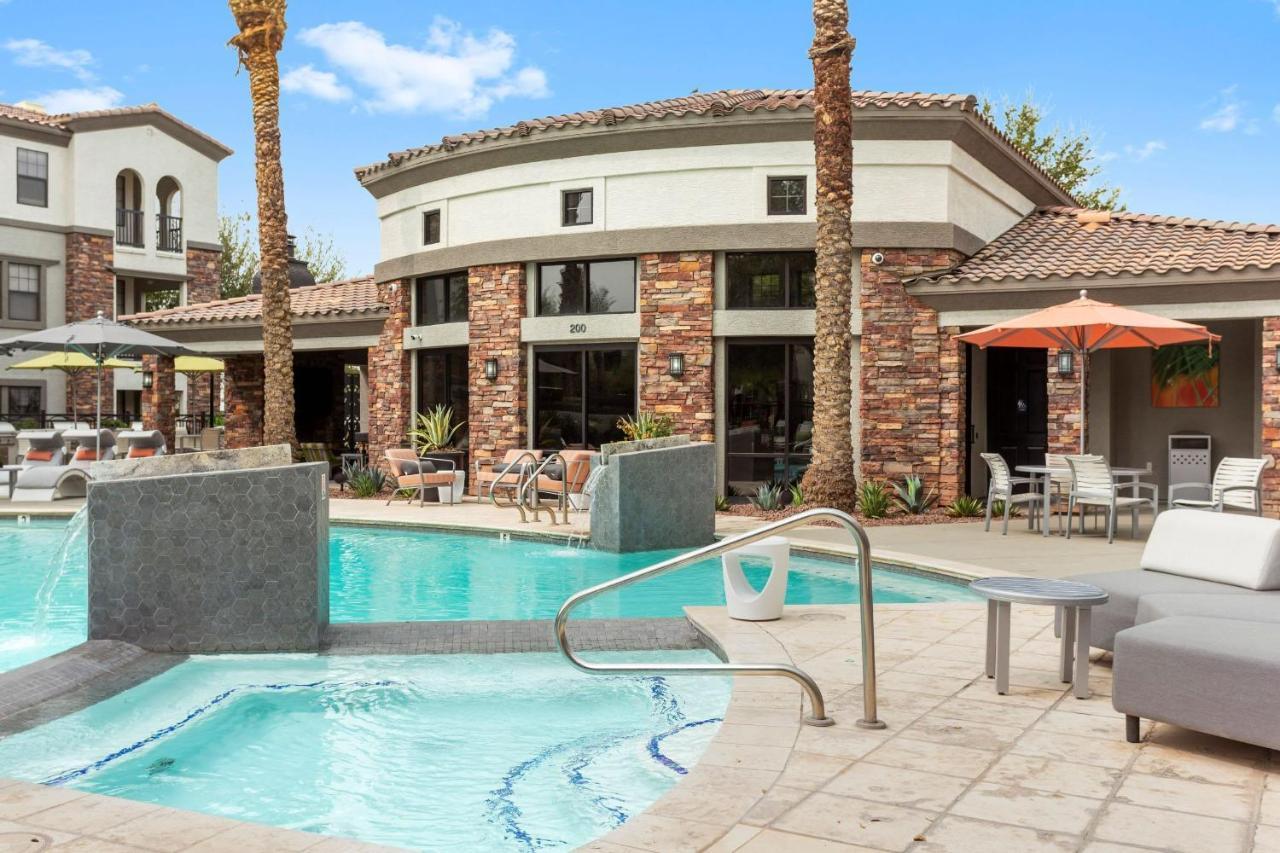 Cozysuites Glendale By The Stadium With Pool 10 외부 사진