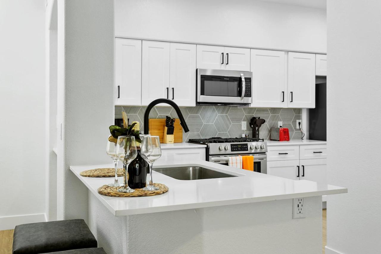 Cozysuites Glendale By The Stadium With Pool 10 외부 사진